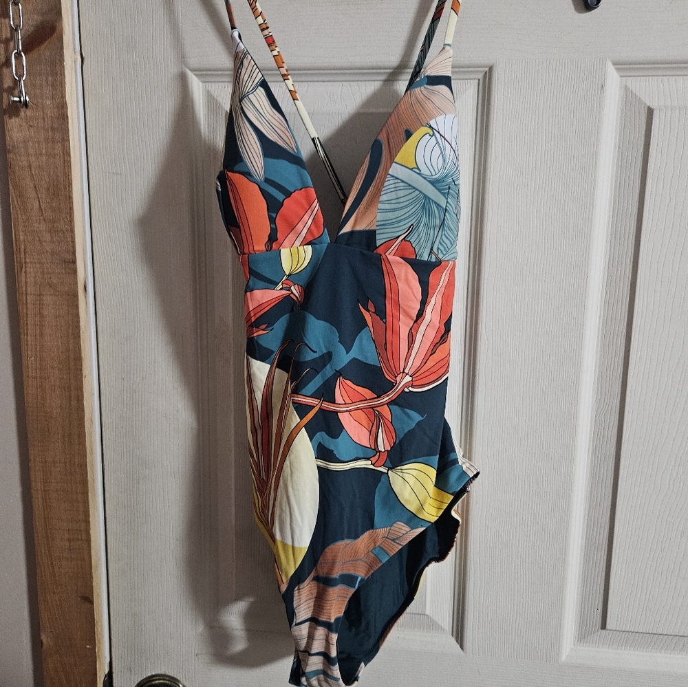 CALIA Swim Triangle Strappy Back One Piece: BOTANICAL PRINT SEA GREEN: NWT: SZ 8